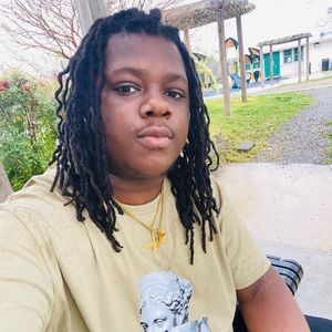 Meet your Posher, Deandre